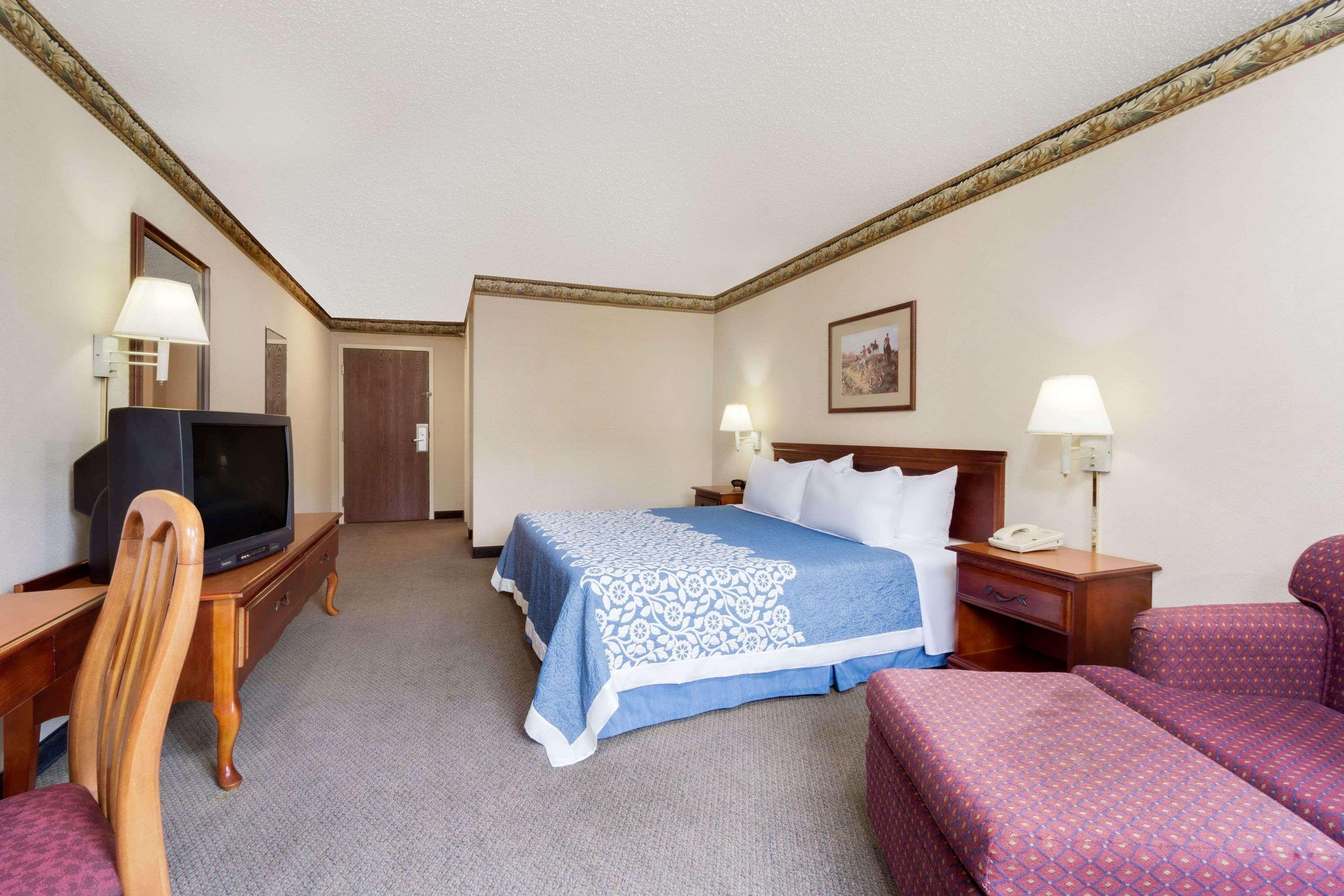 Magnuson Hotel West Liberty Eksteriør bilde